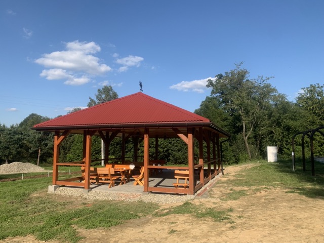 Ośrodek wypoczynkowy Bungalow Camping Bieska Osada Solina Bieszczady |domki blisko zapory | Altana grill zabawa dla większych