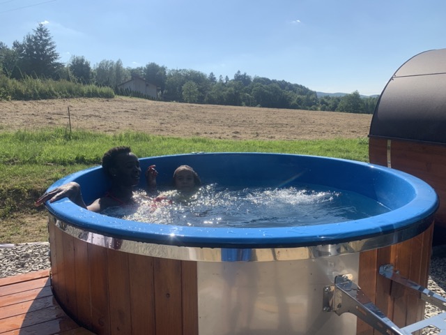 Jacuzzi Bieszczady Solina ośrodek Bungalow Camping Bieska Osada Solina Noclegi domki w Bieszczadach